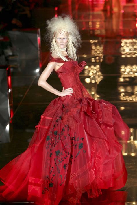 christian dior 2006 spring haute couture|christian dior haute couture runway.